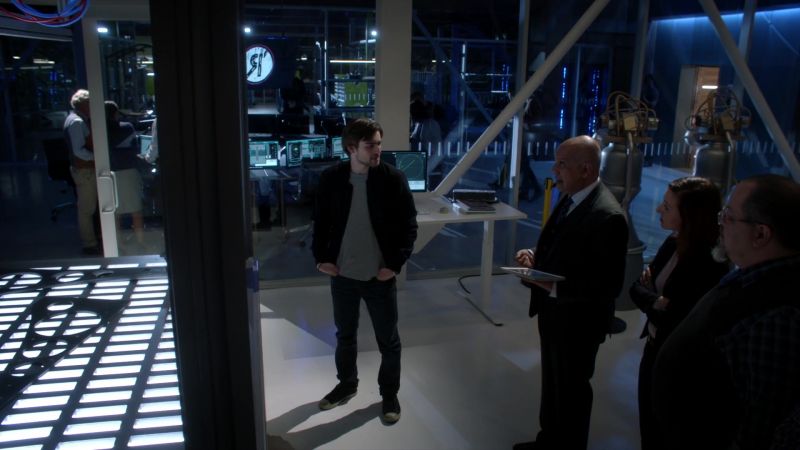 s205cap_00019.jpg