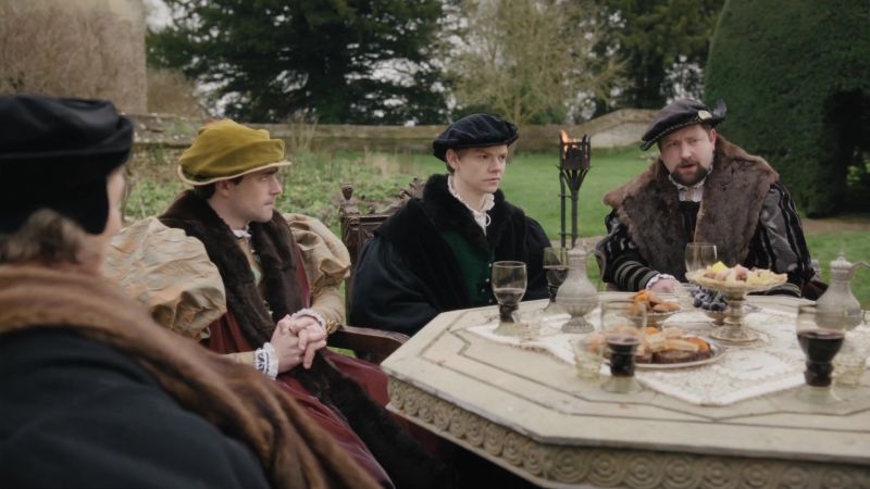 wolfhall01c_00048.jpg